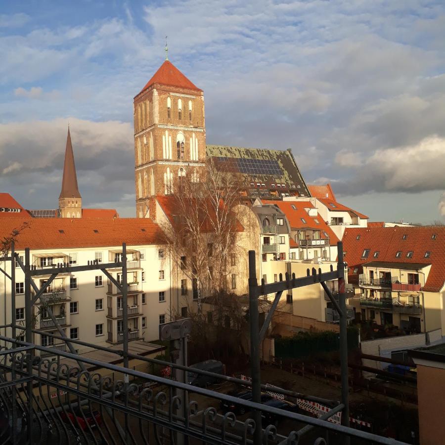 Stadtvilla An Der Viergelindenbruecke Rostock Bagian luar foto